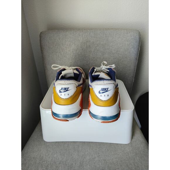 Athletic_Shoes